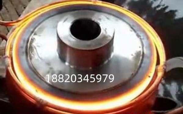 ���ط�ɽ���C���S��ΜpС��������׃�ε�Ӱ푣�