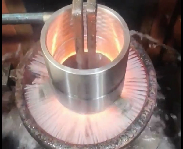 高頻淬火機(jī)床對(duì)內(nèi)孔加熱淬火