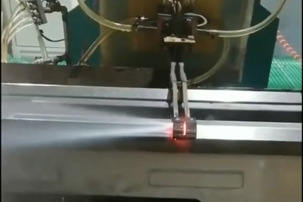 軌道加熱淬火高頻淬火設備軌道表面淬火不變形