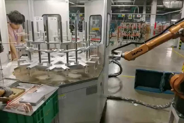 ���S���ģ����Cе�ֱ۵ĸ��l�F���O(sh��)�亸���~��