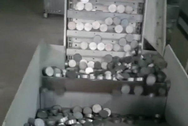 中頻鍛造爐自動(dòng)送料鋁餅鍛造加熱退火