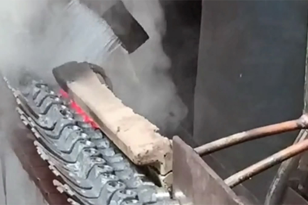 �F�N���-�N���N�^����̎���ó����l�Б�(y��ng)����O(sh��)��