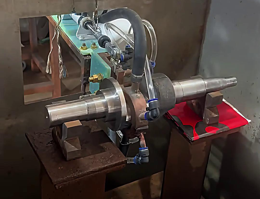 曲軸中頻淬火是一種高效、節能、環保的熱處理方法