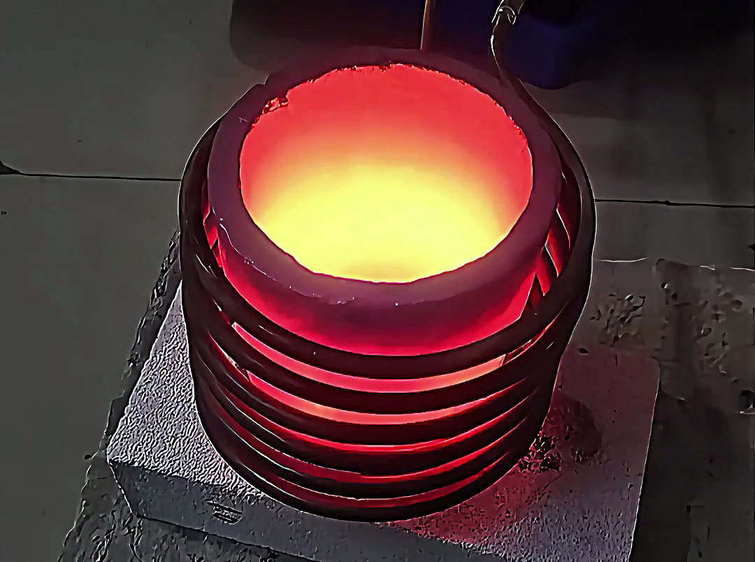 小型高頻熔煉爐提煉貴金屬：研發(fā)與小規(guī)模生產(chǎn)的精準(zhǔn)測試方案