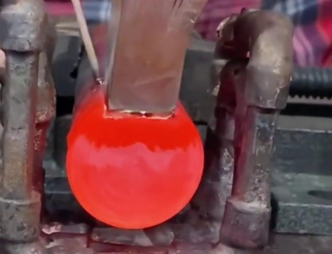 高頻銅料焊接技術(shù)高效加熱、焊接質(zhì)量高、操作簡(jiǎn)便以及節(jié)能環(huán)保