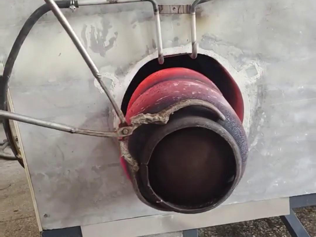 廢舊煤氣罐的中頻加熱退火熱處理是一個涉及安全和環保的重要過程