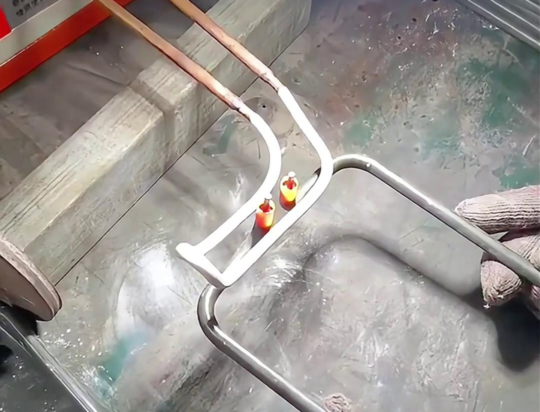 高頻焊機專為發熱管電熱絲電極焊接而設計