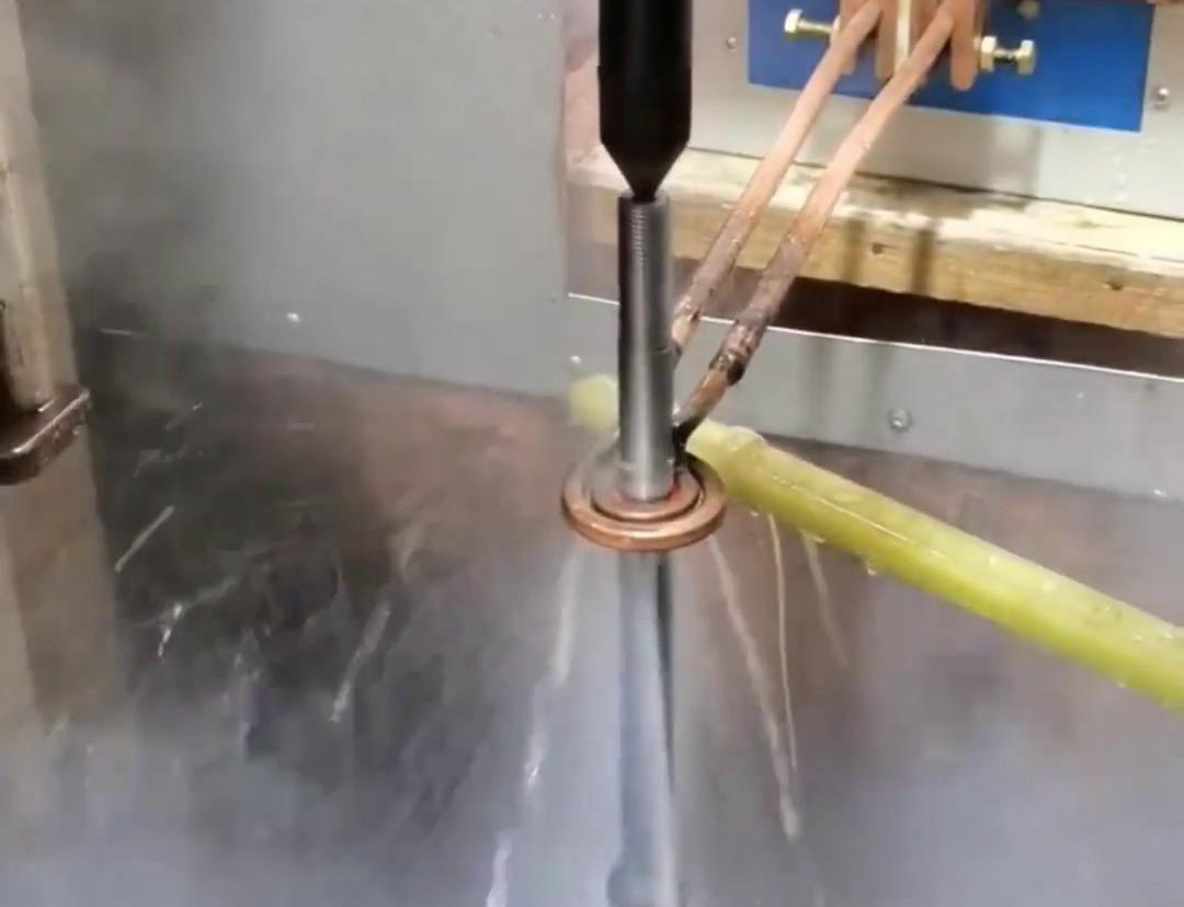 數(shù)控自動化高頻淬火機(jī)床，適合各類軸，齒輪淬火熱處理使用