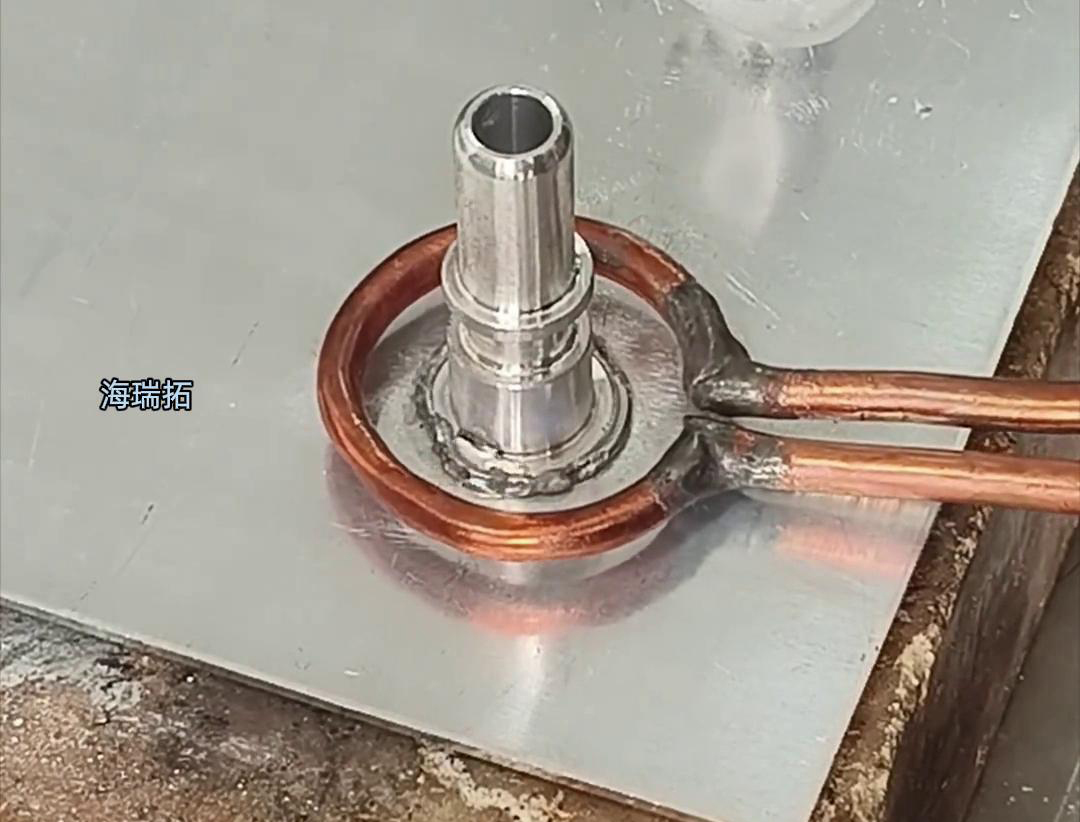 高頻焊接鋁件具有高效性、焊接質(zhì)量、環(huán)保性能以及廣泛應(yīng)用領(lǐng)域上