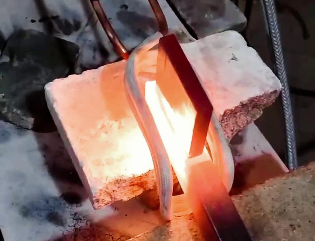 銅排高頻焊接，焊縫平整光滑，無需打磨拋光，一次成型