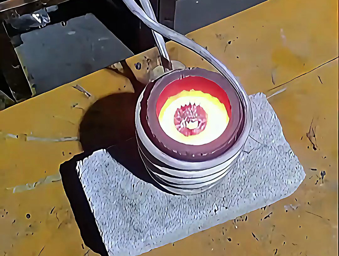 轉(zhuǎn)子鋁熔煉全過程揭秘！高頻感應(yīng)加熱機(jī)如何高效提取鋁？