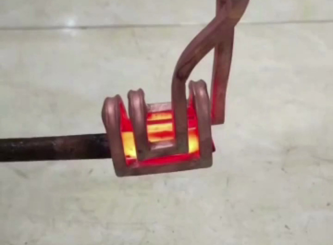 還在為金屬加熱發(fā)愁？高頻U型線圈裝置讓你大開眼界！